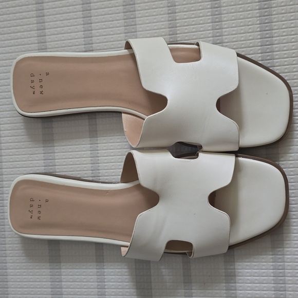 A New Day Women's Cream Slide Sandals Size 8 From Target - Picture 1 of 3